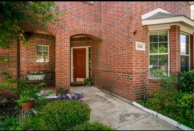 Primary Photo - 204 Colonial Ln