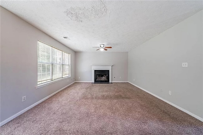 Building Photo - 2262 Dodson Dr