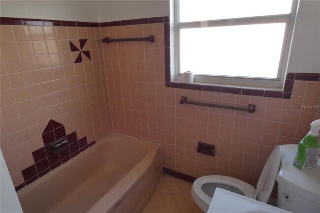 Building Photo - 2580 58th Ave N