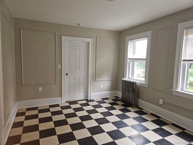 Building Photo - 103 Wickham Ave