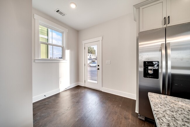 Building Photo - 2009 23rd Ave N