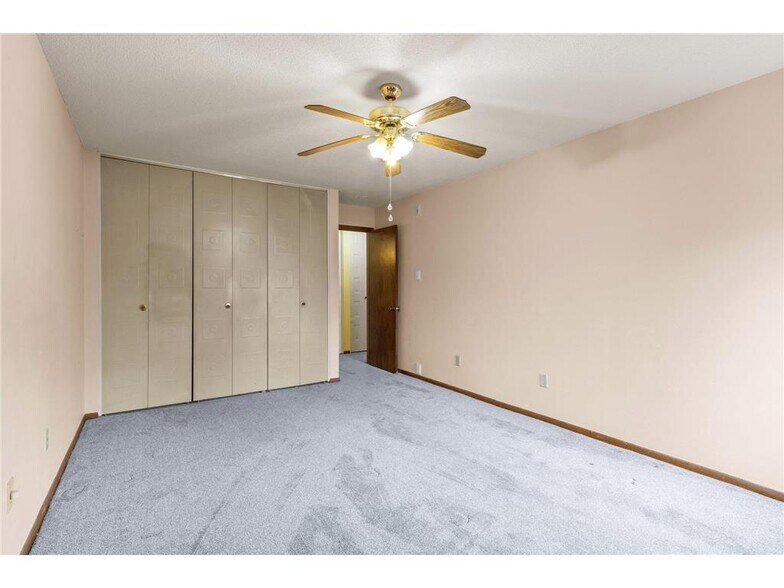 Building Photo - 4101 Parklawn Ave