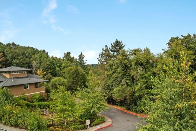Building Photo - 307 NW Meridian Ridge Ct