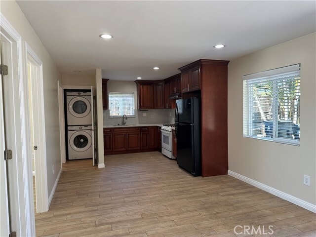 Building Photo - 1636 W 214th St