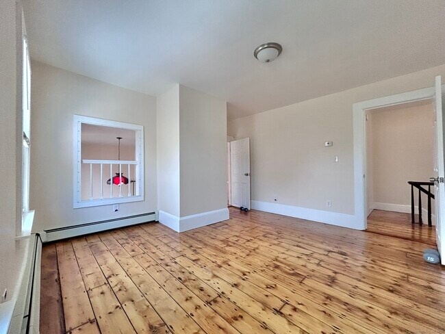 Building Photo - 32 Starr St