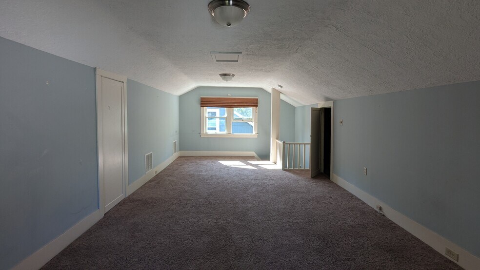 Building Photo - 7335 SE 21st Ave
