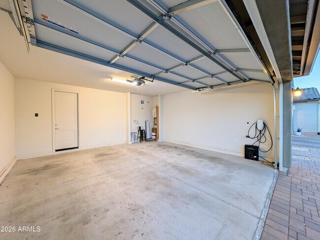 Building Photo - 5902 N 86th Dr