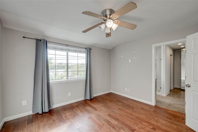 Building Photo - 2101 Polaris Ave