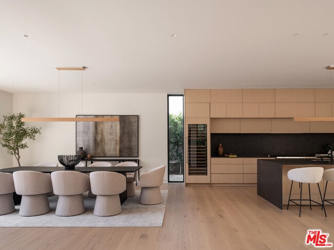 Building Photo - 4939 Petit Ave