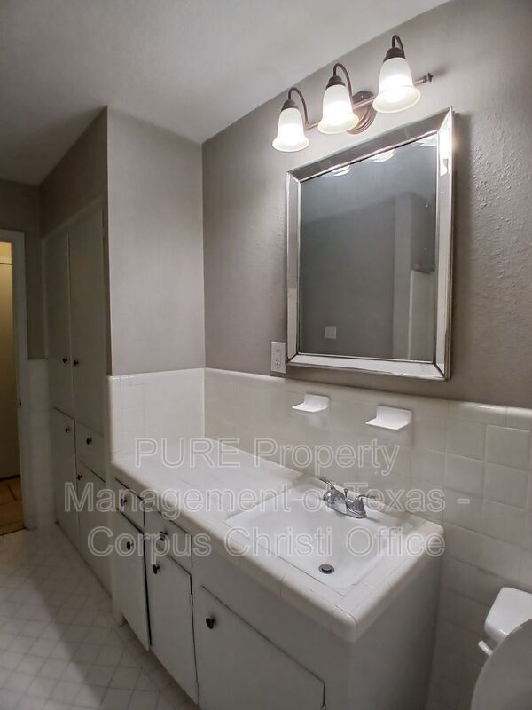 Building Photo - 4713 S Shea Pkwy