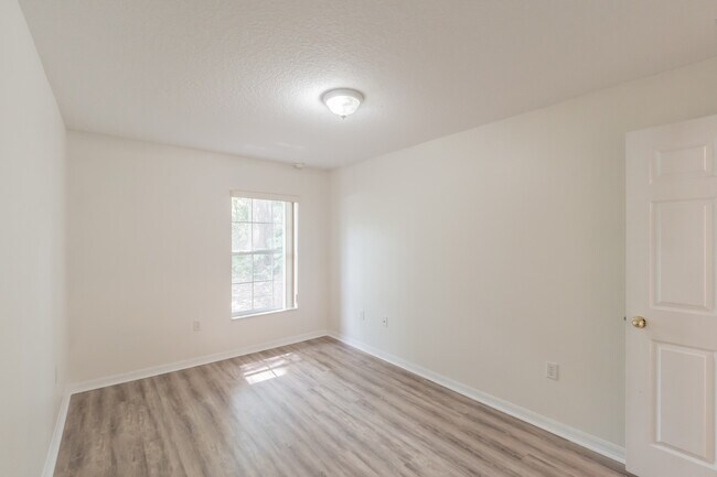 Building Photo - 502 Paulling Dr