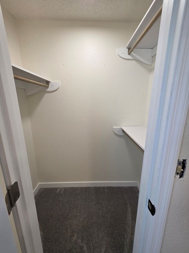 Building Photo - Recently Updated Home
