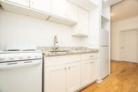 Building Photo - Comfortable & Smartly Designed 1-Bedroom w...