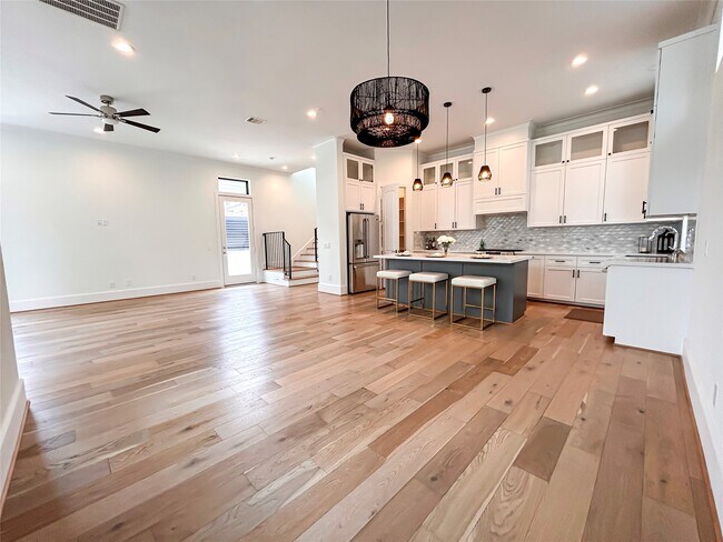Building Photo - 1735a Moritz Dr