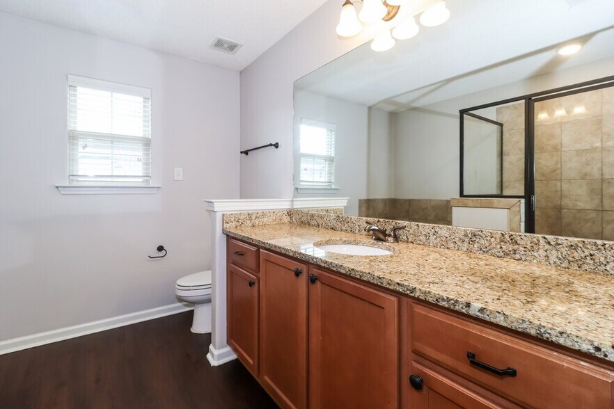 Building Photo - 9450 Darren Cir S