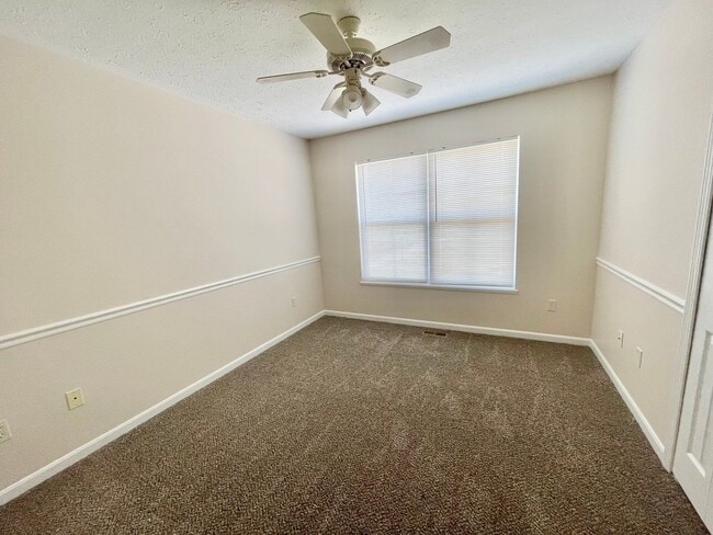 Building Photo - Beautiful Condo on the Water - 3 Bed - 3.5 Bath