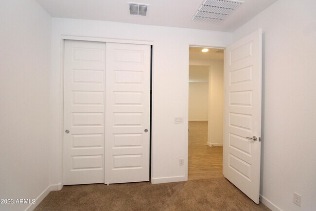 Building Photo - 12463 W Kaler Dr