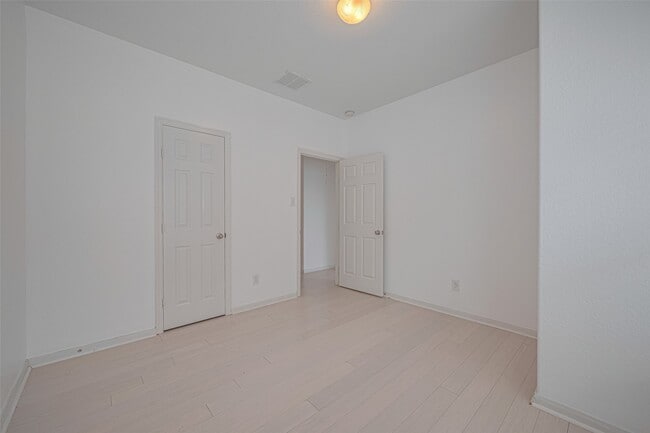 Building Photo - 7407 Golden Star Dr