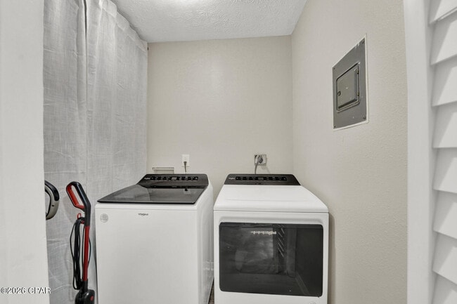 Building Photo - 5119 Marla Dr