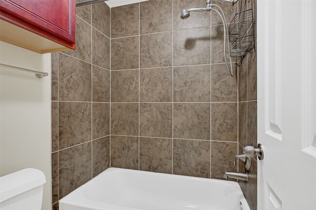 Building Photo - 1100 Augusta Dr