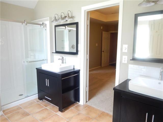 Building Photo - 4208 Meadowdale Dr
