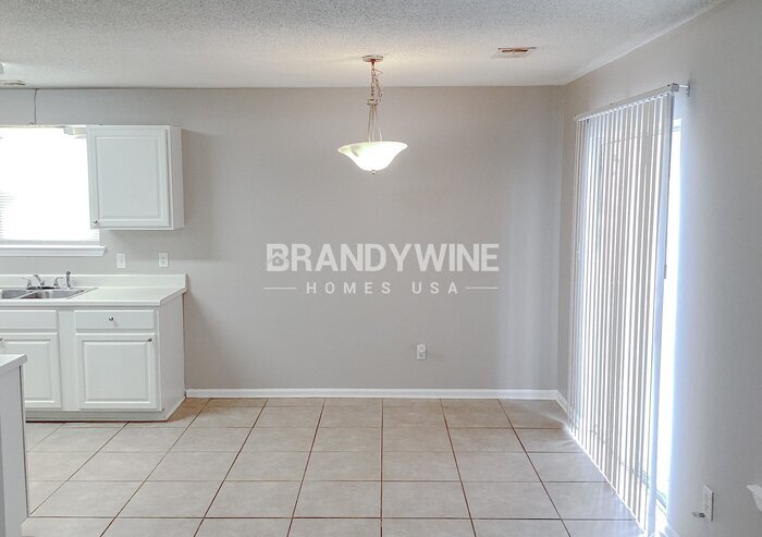 Building Photo - 289 Montego Cir