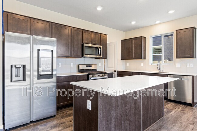 Building Photo - 7945 Ranchland Ln