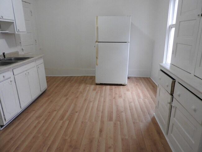 Building Photo - 310 Gold Ave NW