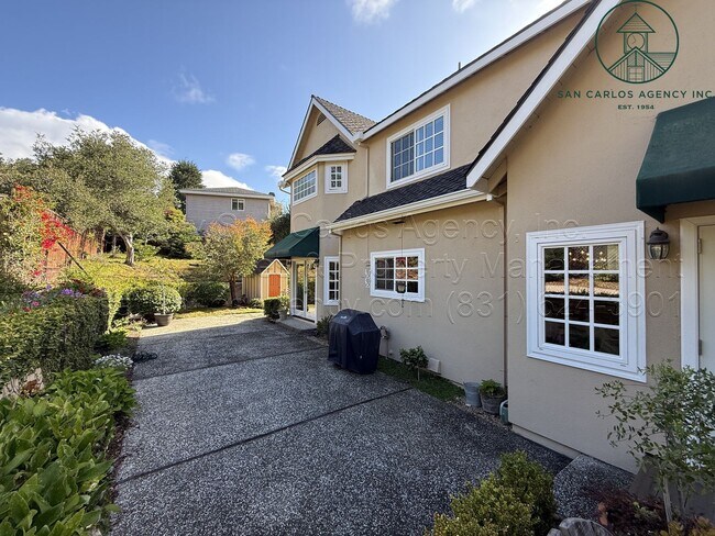 Building Photo - Spacious Five Bedroom Home in Gated High Meadow Neighborhood