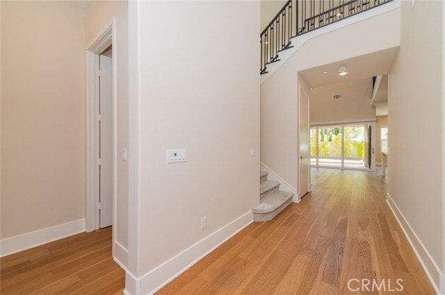 Building Photo - 60 Ray