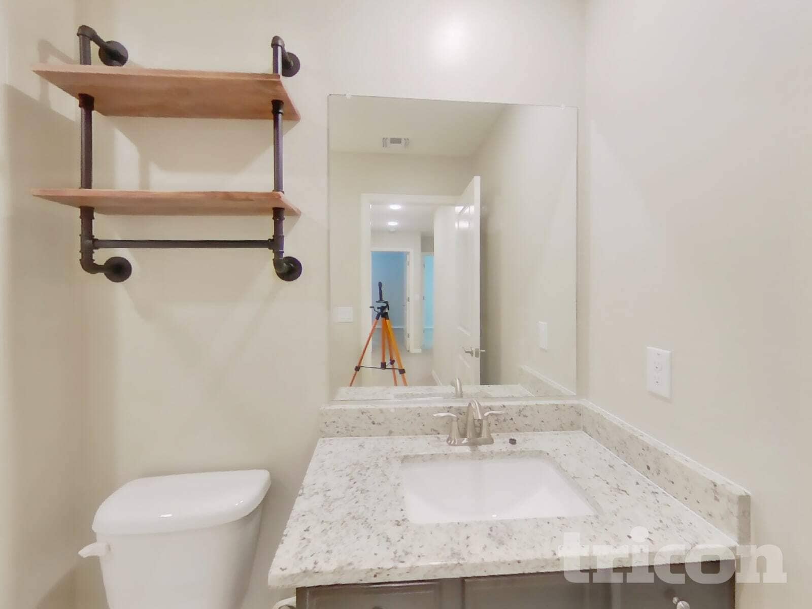 Building Photo - 8023 W Albeniz Pl