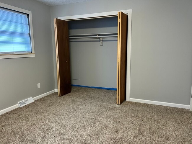 Building Photo - Newly Remodeled - Available Now!