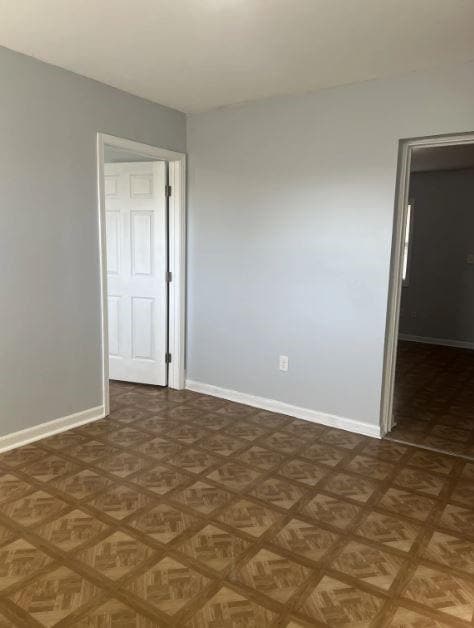 Building Photo - 305 W Oak St