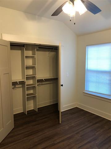 Building Photo - 309 W Lampasas St