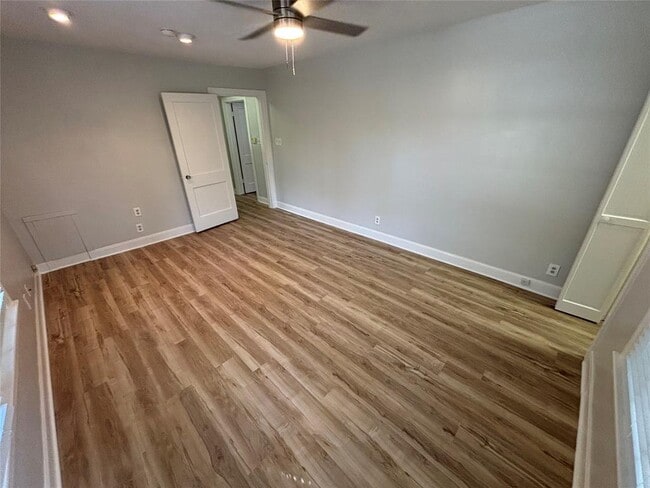 Building Photo - 807 Bouldin Ave