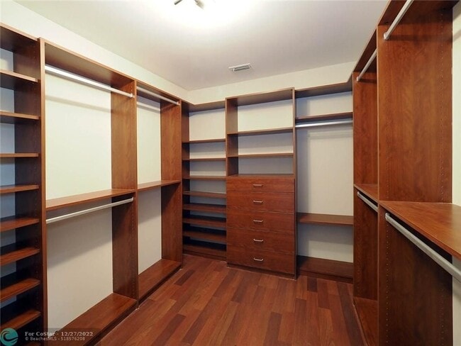 Building Photo - 10764 Lenox Rd