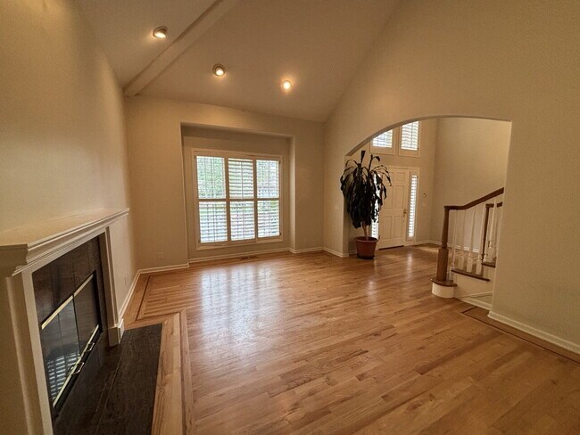 Building Photo - Amazing home in desirable Placerville neighborhood!