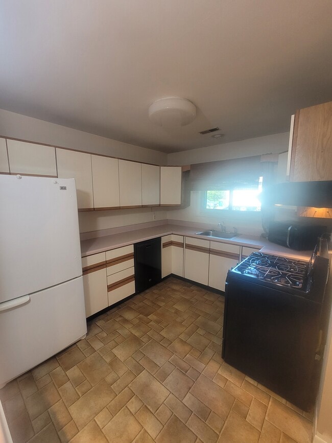 Building Photo - 106 Quail Dr