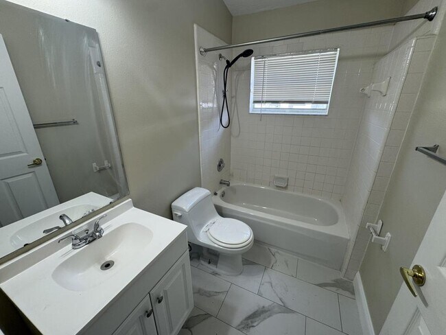 Building Photo - 2347 Blake Way