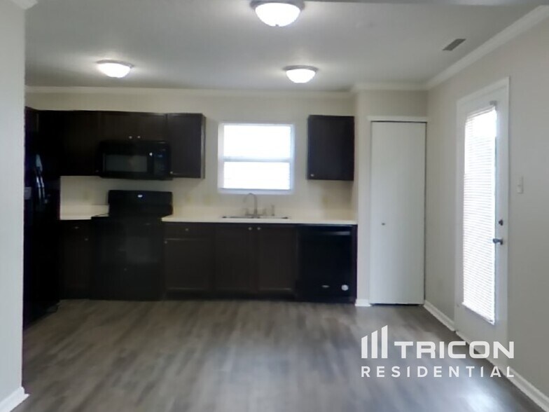 Building Photo - 10852 Wymm Ln