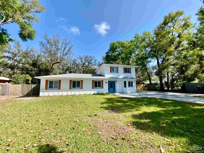 Building Photo - 402 Fairpoint Dr