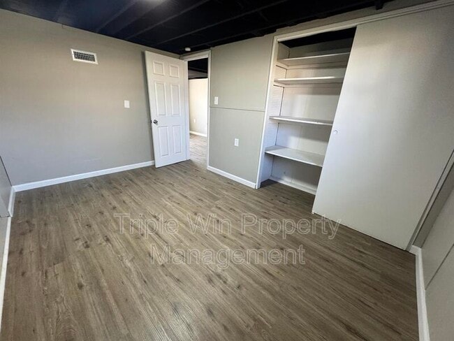 Building Photo - 5122 Ville Maria Ln