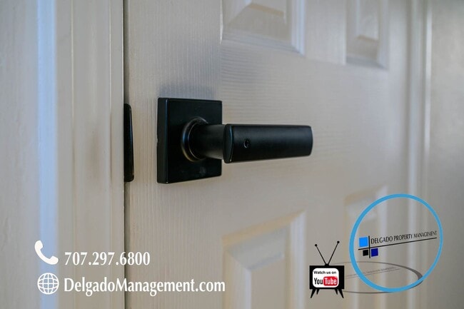 Building Photo - Benicia 2 bedroom condo