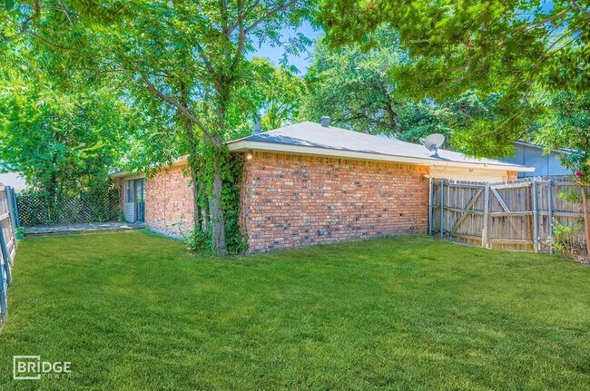 Building Photo - 9117 Fairmont Cir