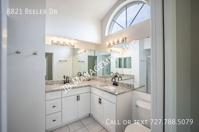 Building Photo - 8821 Beeler Dr