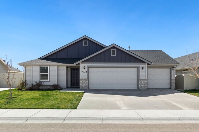 Primary Photo - Great Nampa Rental with 3 car garage