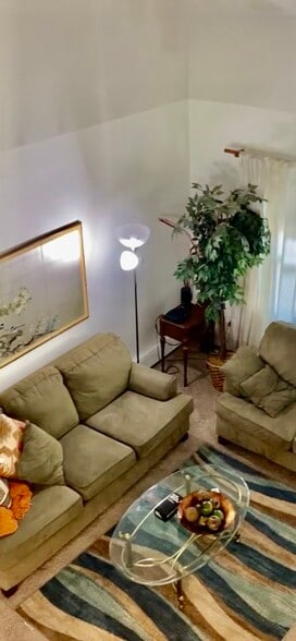 Building Photo - 42 Patricia Ln