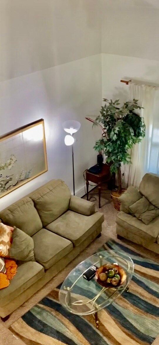 Building Photo - 42 Patricia Ln