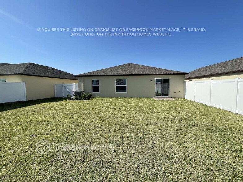 Building Photo - 720 Carlyle Way