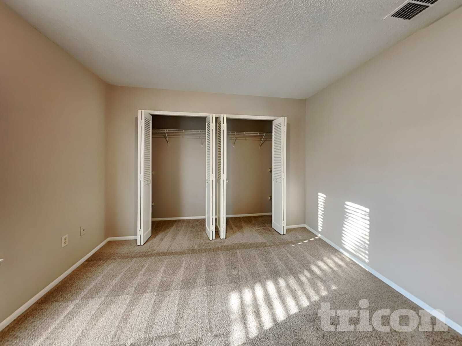 Building Photo - 7943 Longshadow Ct